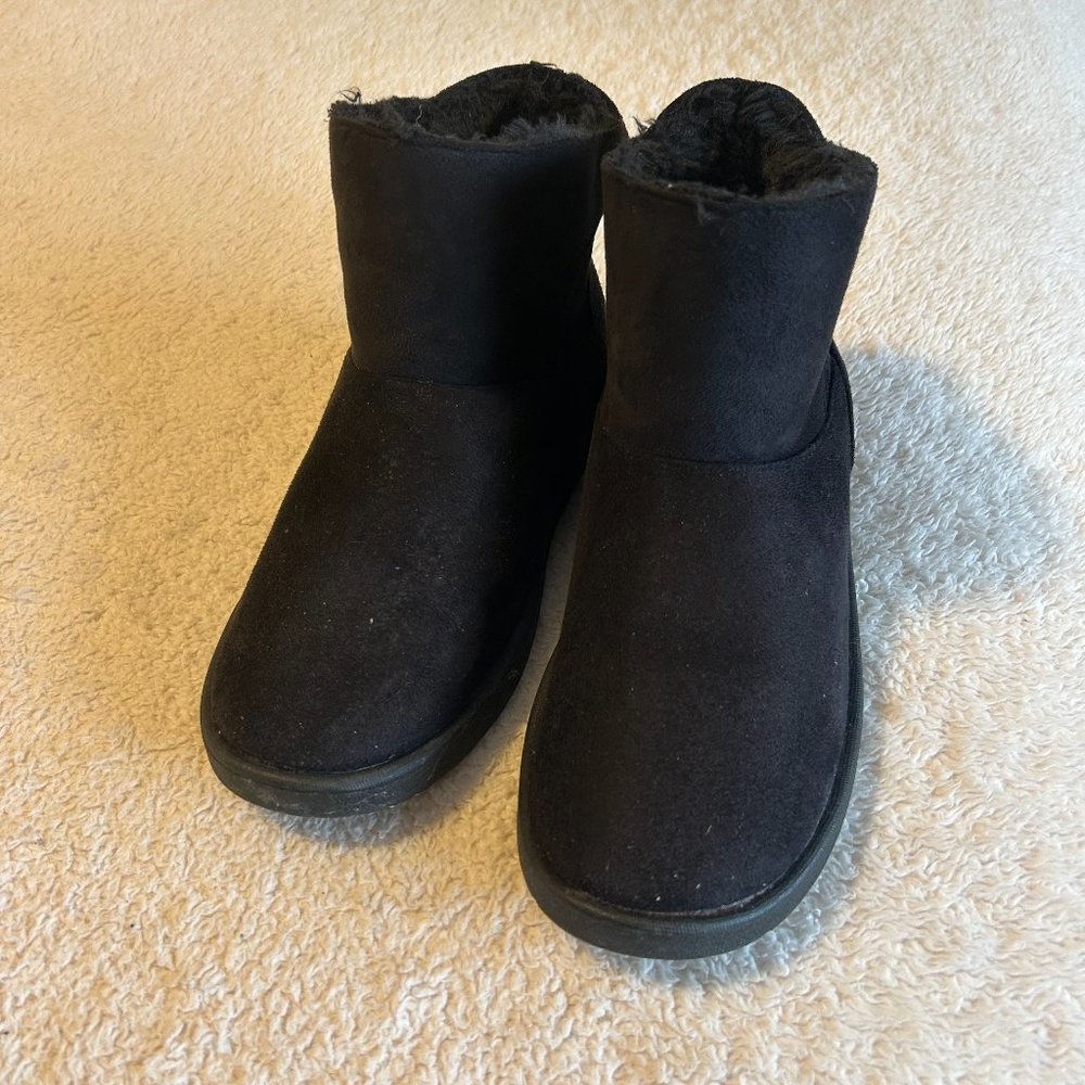 Roebuck & Co. Women's Brit Ankle Boot - Black